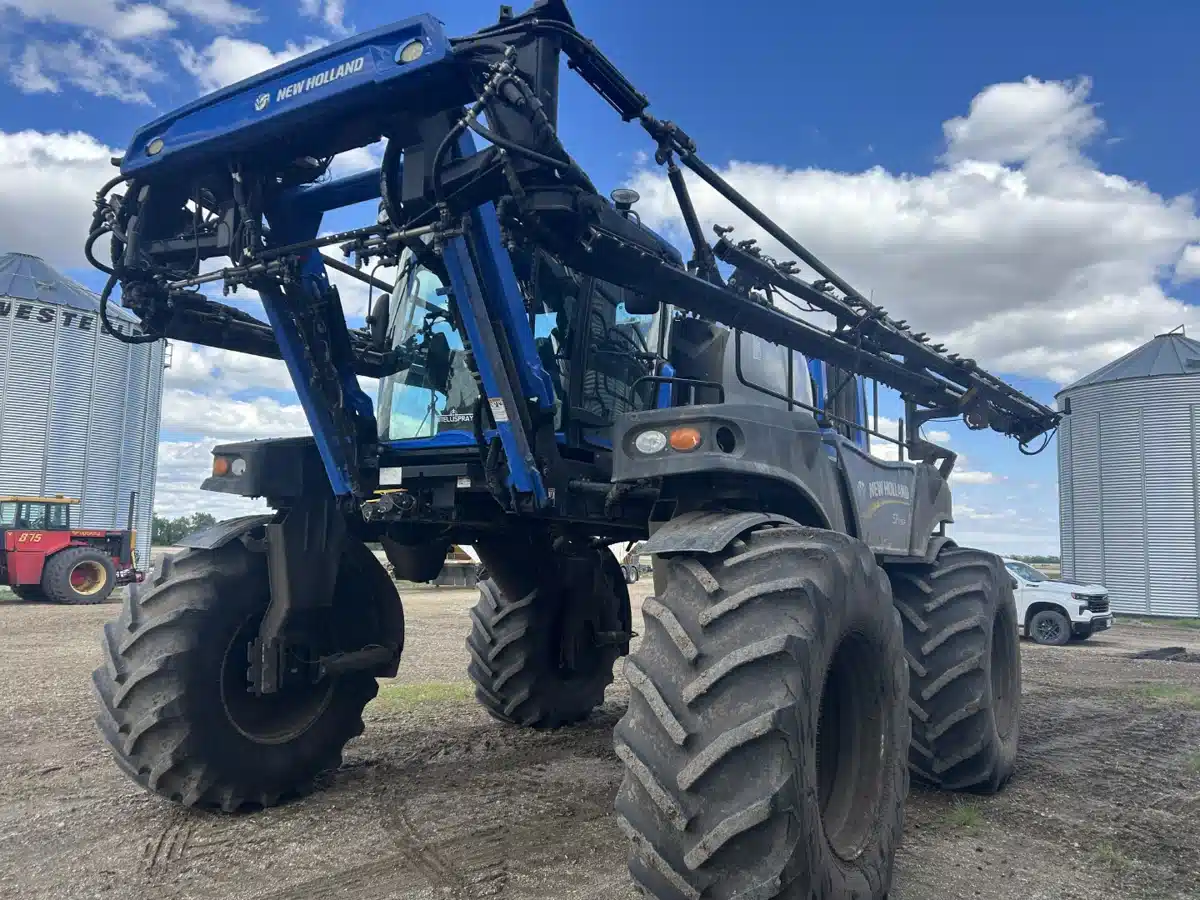 Gallery image 1 for 2017 New Holland SP295F Sprayer - Self Propelled