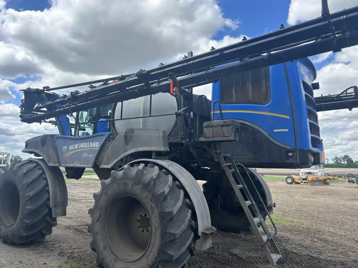 Gallery image 2 for 2017 New Holland SP295F Sprayer - Self Propelled