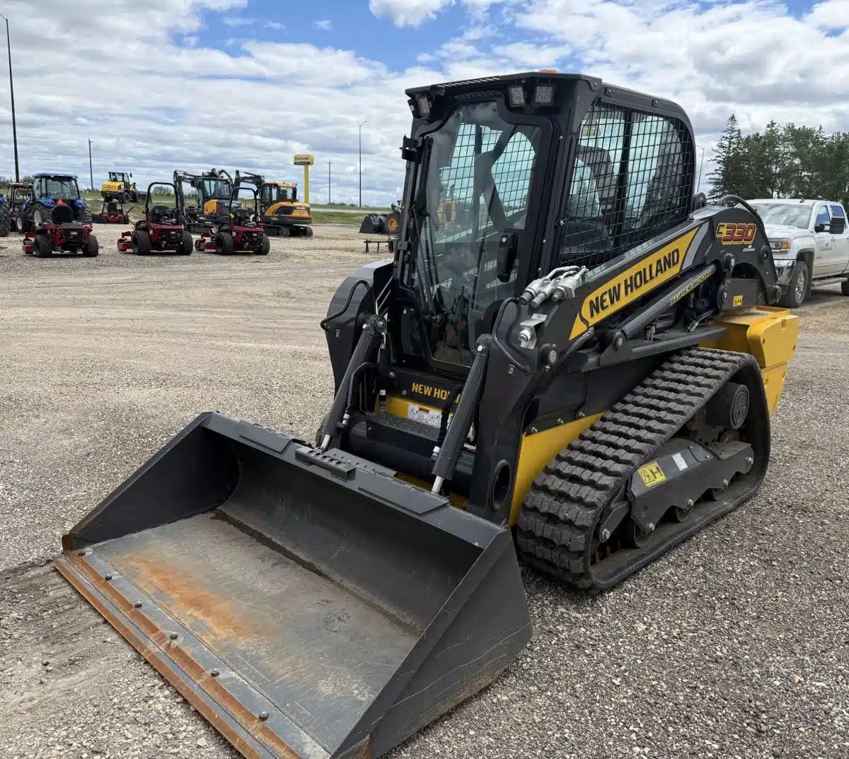 Photo de la Galerie 1 pour 2025 New Holland C330 Chargeur sur chenilles