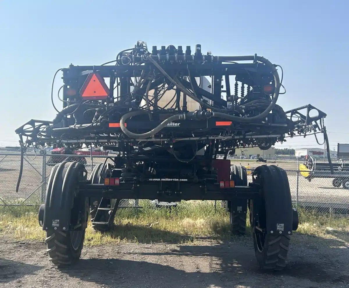Gallery image 2 for 2010 Miller Condor A75 Sprayer - Self Propelled