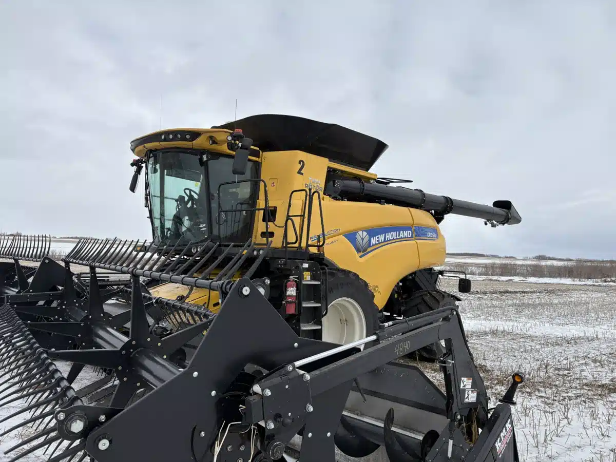 Gallery image 1 for 2023 New Holland CR8.90Z Combine