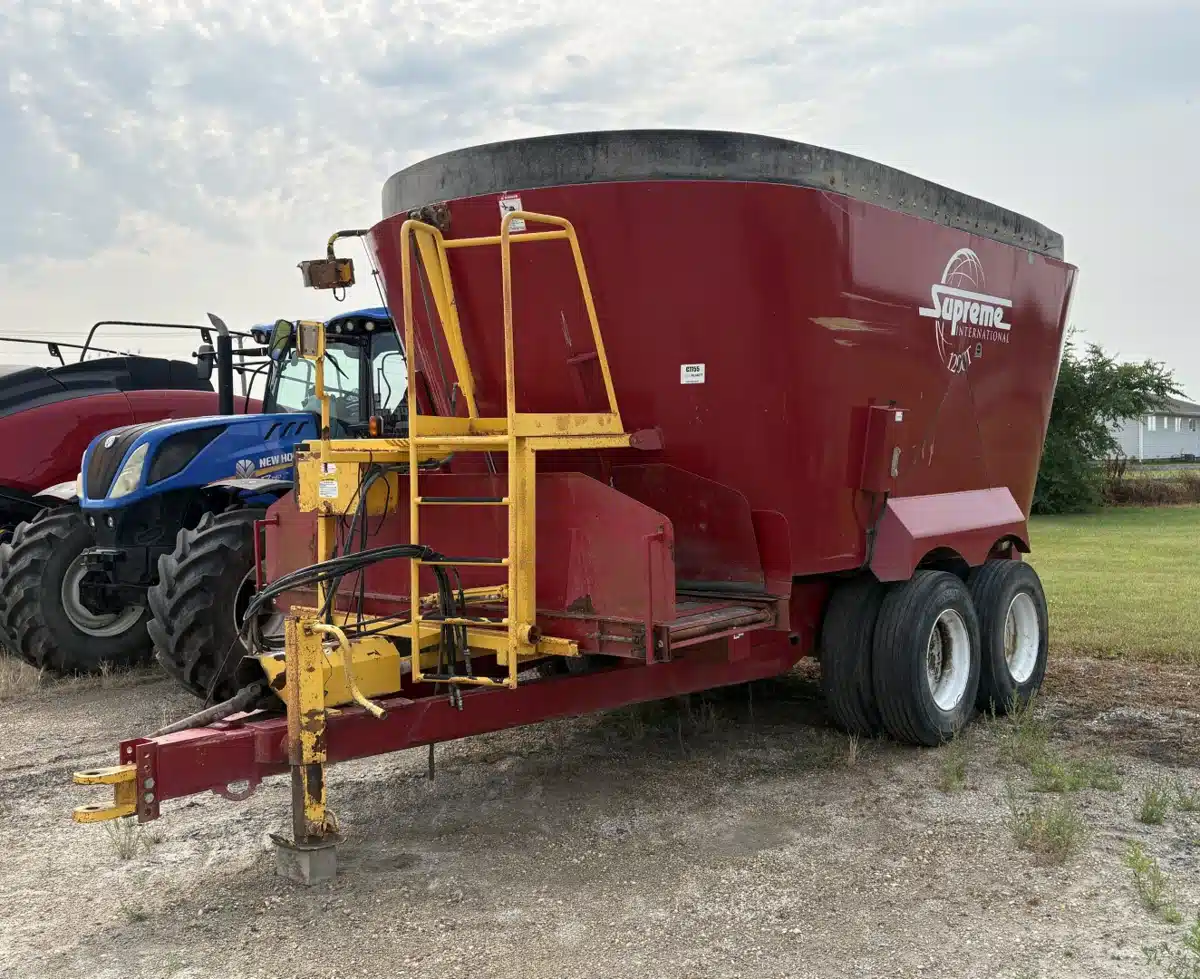 Gallery image 1 for 2014 Supreme 1200T TMR Mixer