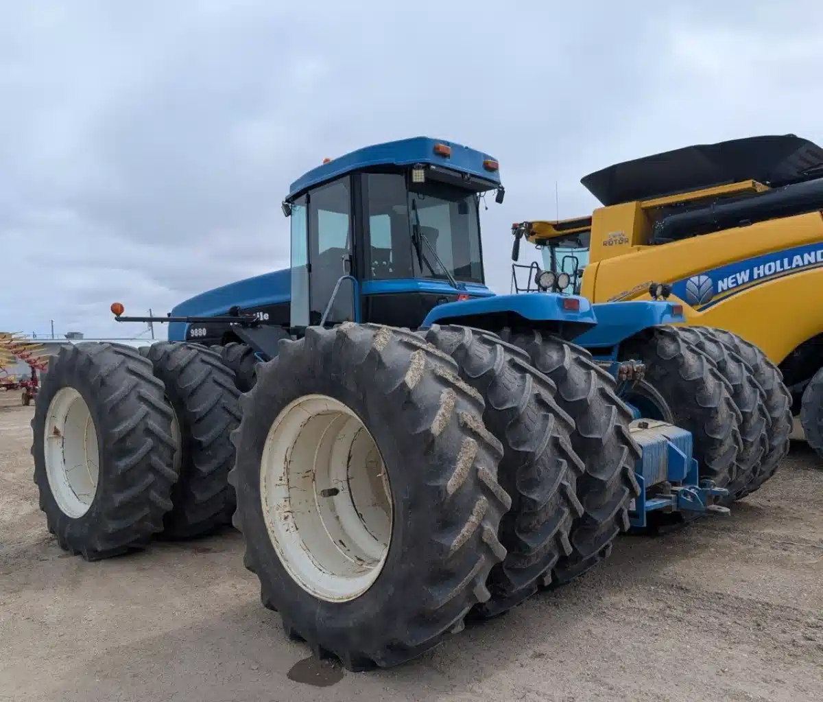 Gallery image 2 for 1994 New Holland 9880 Tractor