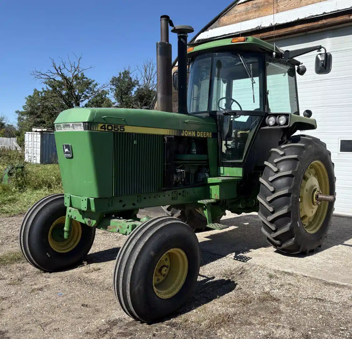 Gallery image 1 for 1990 John Deere 4055 Tractor