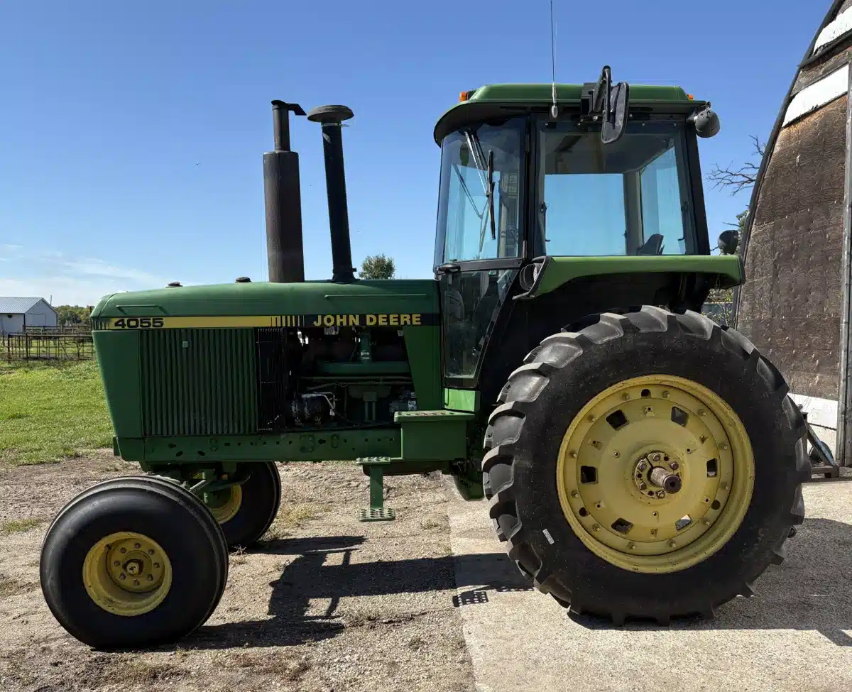 Gallery image 2 for 1990 John Deere 4055 Tractor