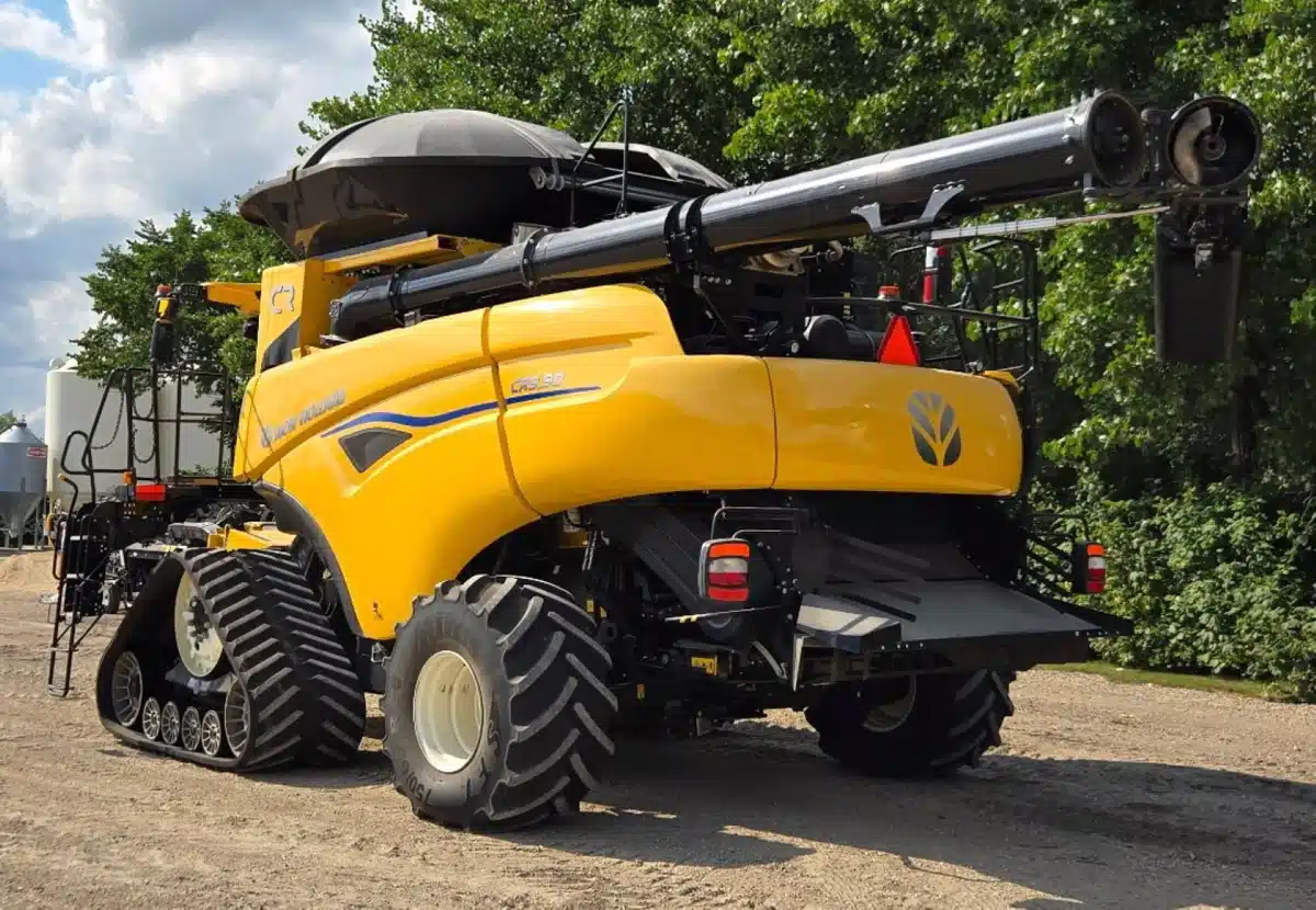 Gallery image 2 for 2024 New Holland CR9.90 Combine