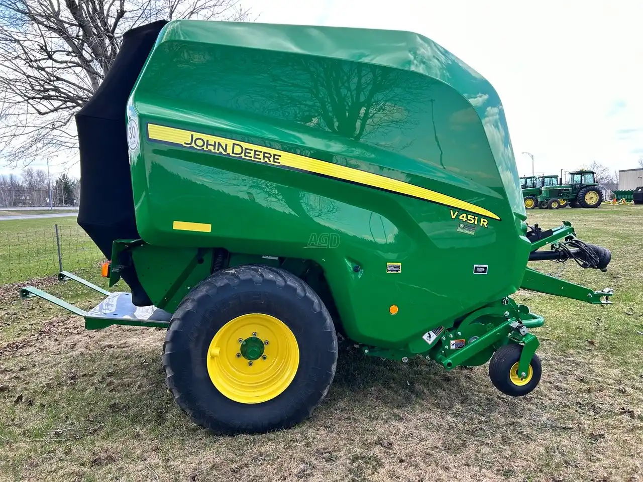 Gallery image 2 for Used 2020 John Deere V451R Round Baler