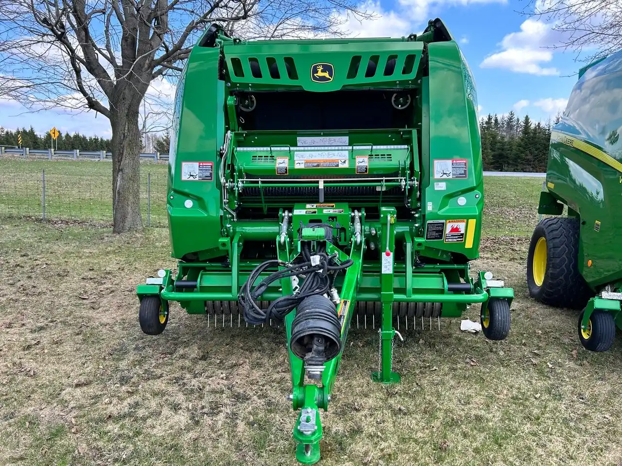 Gallery image 2 for Used 2021 John Deere V451R Round Baler