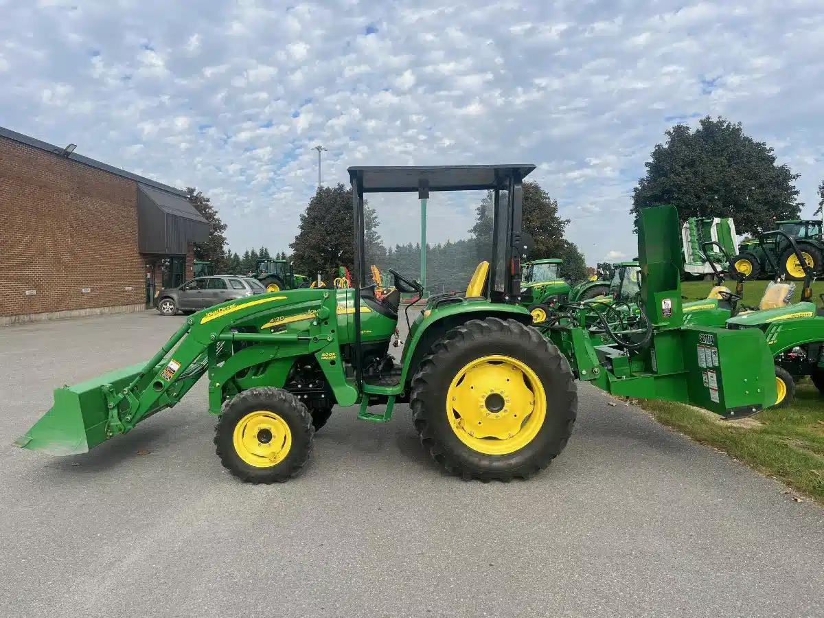Gallery image 1 for Used 2012 John Deere 4120 Tractor