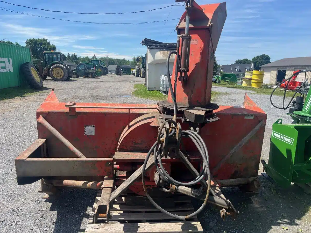 Gallery image 2 for Used Pronovost P98 Snow Blower