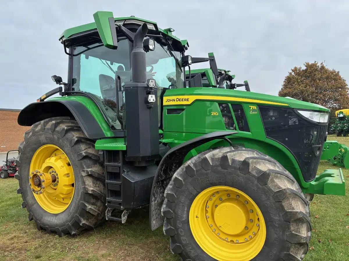 Gallery image 1 for Used 2023 John Deere 7R 210 Tractor
