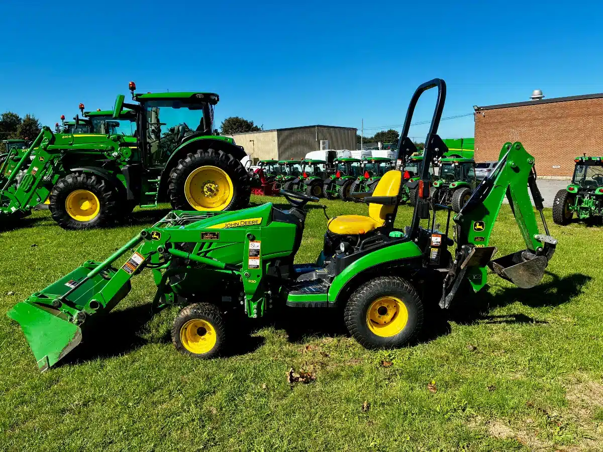 Gallery image 1 for 2015 John Deere 1025R Tractor