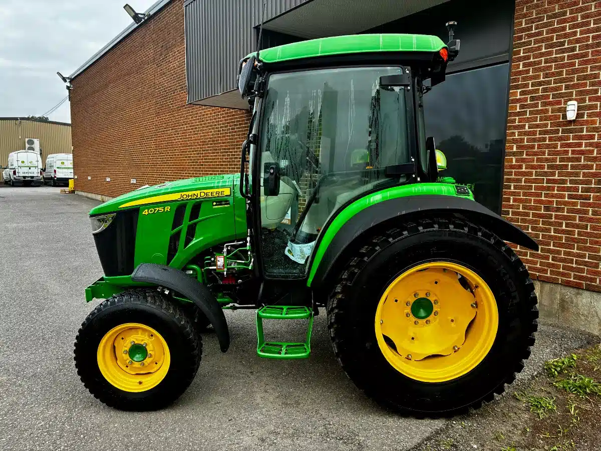 Gallery image 2 for 2024 John Deere 4075R Tractor