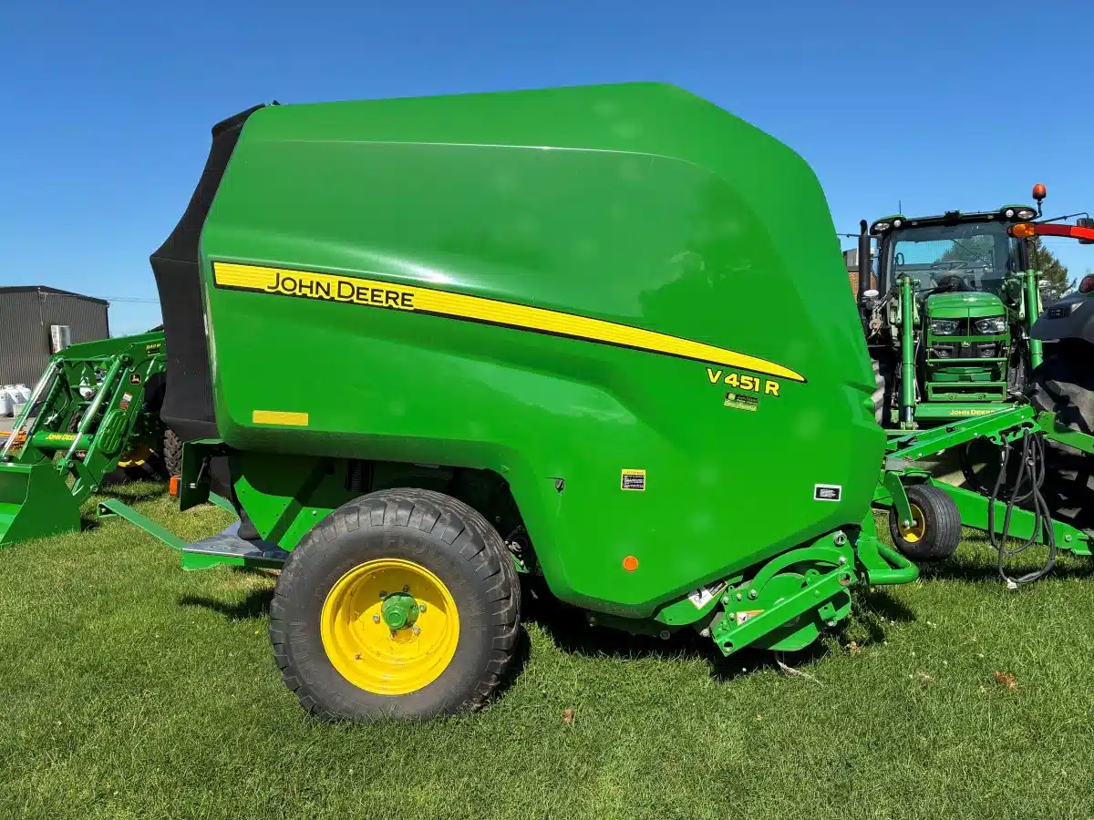 Gallery image 1 for 2025 John Deere V451R Round Baler