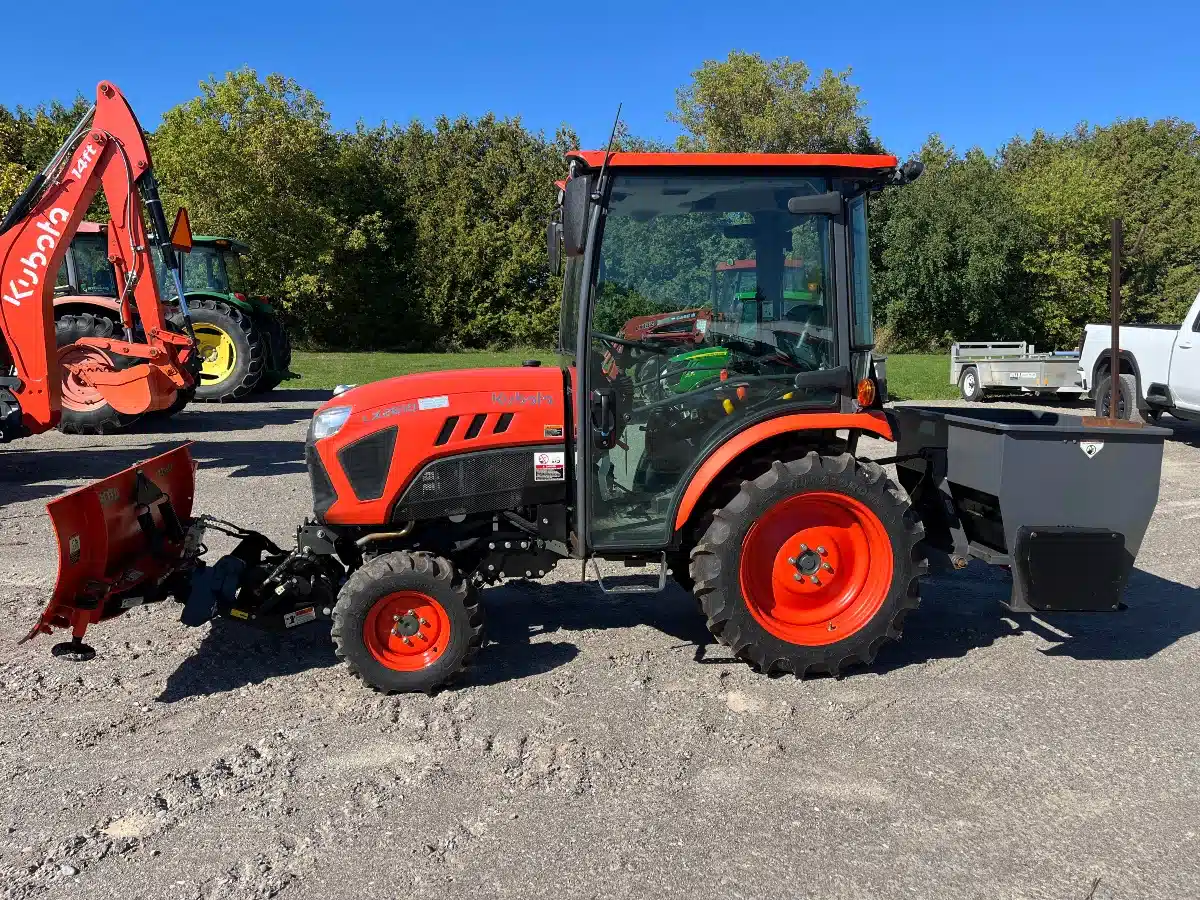 Used 2023 Kubota LX2610 Tractor