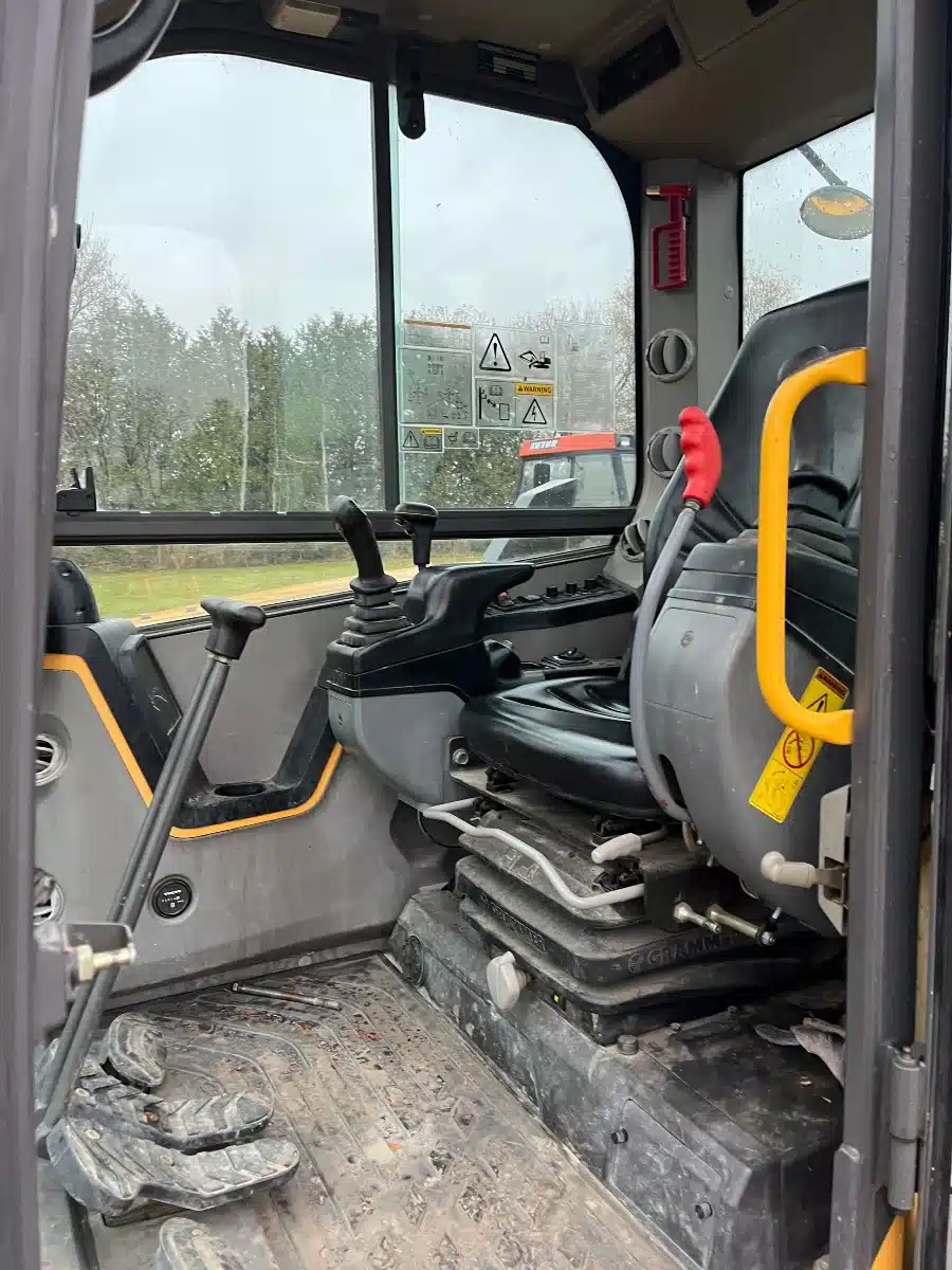 Gallery image 2 for Used 2017 Volvo ECR58D Excavator