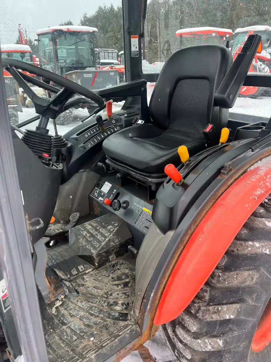 Gallery image 2 for Used 2019 Kubota B2650HSDC Tractor