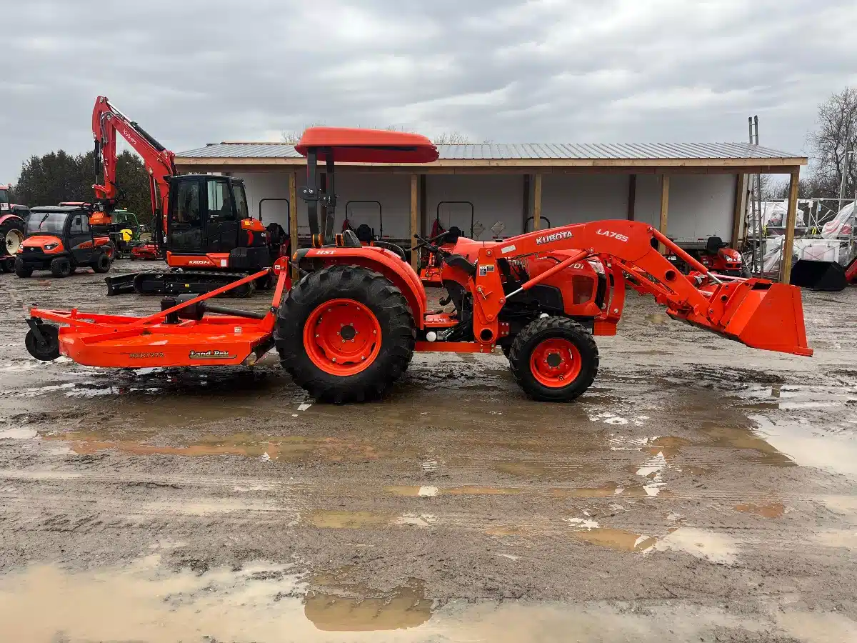 Gallery image 2 for 2018 Kubota L4701HST Tractor