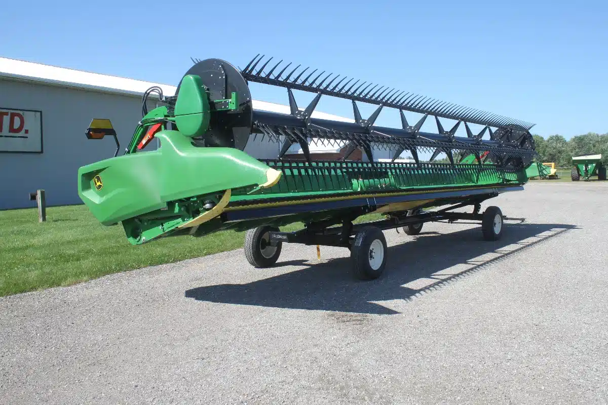 Gallery image 2 for Used 2023 John Deere RD35F Header - Flex Draper