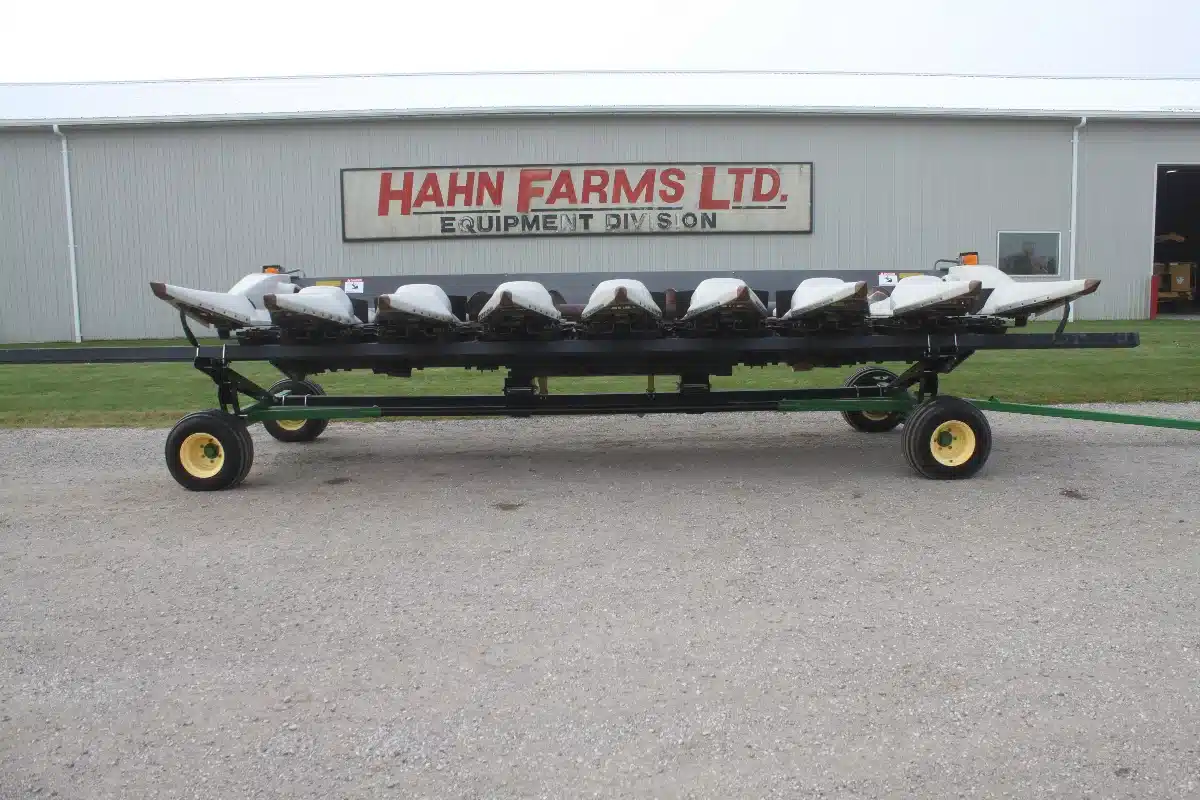 Image for Used 2010 Gleaner 3000 Header - Row Crop