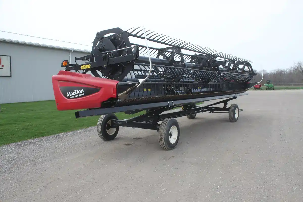 Gallery image 2 for Used 2015 MacDon FD75S-30 Header - Flex Draper