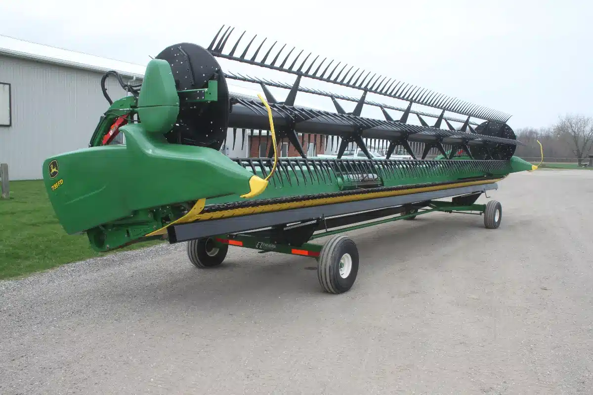 Gallery image 2 for Used 2019 John Deere 735FD Header - Draper
