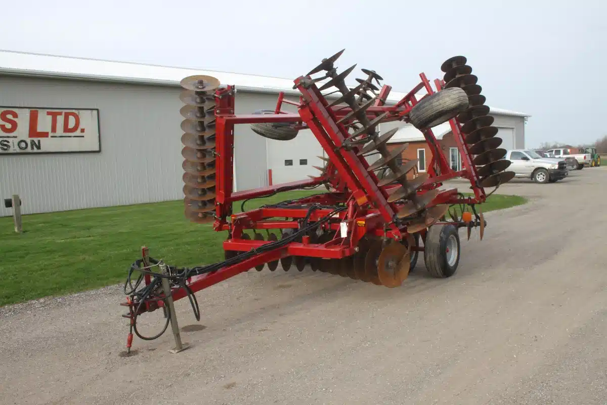 Gallery image 2 for Used Case IH 3950 Disc