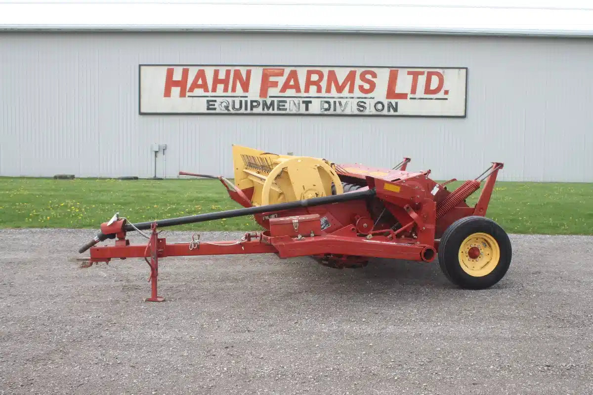 Gallery image 1 for Used New Holland 488 Mower Conditioner