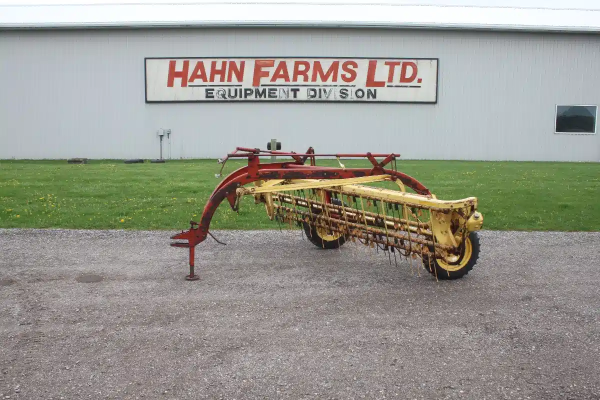 Gallery image 1 for Used New Holland 256 Rake