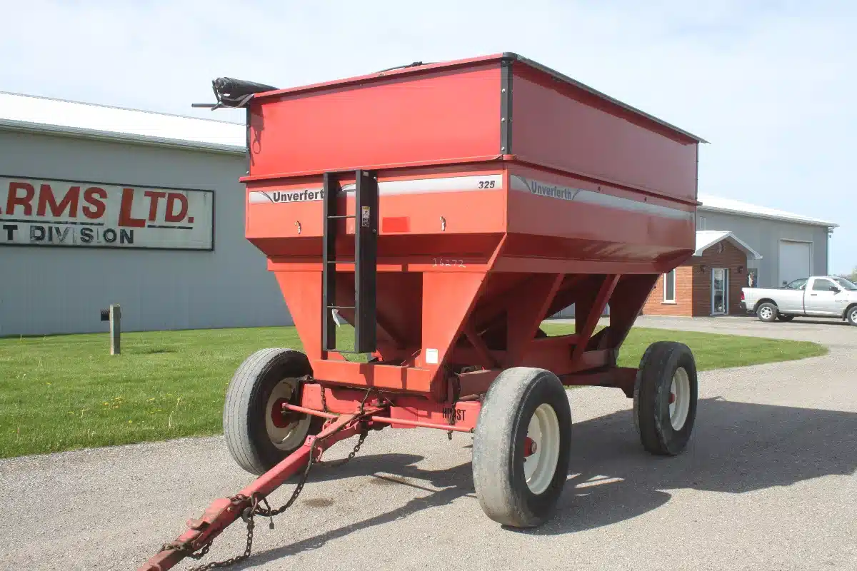 Gallery image 2 for Used Unverferth 325 Gravity Box