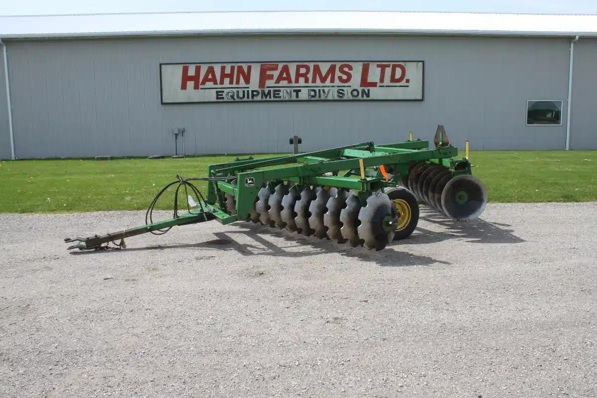 Gallery image 1 for Used John Deere 425 Disc