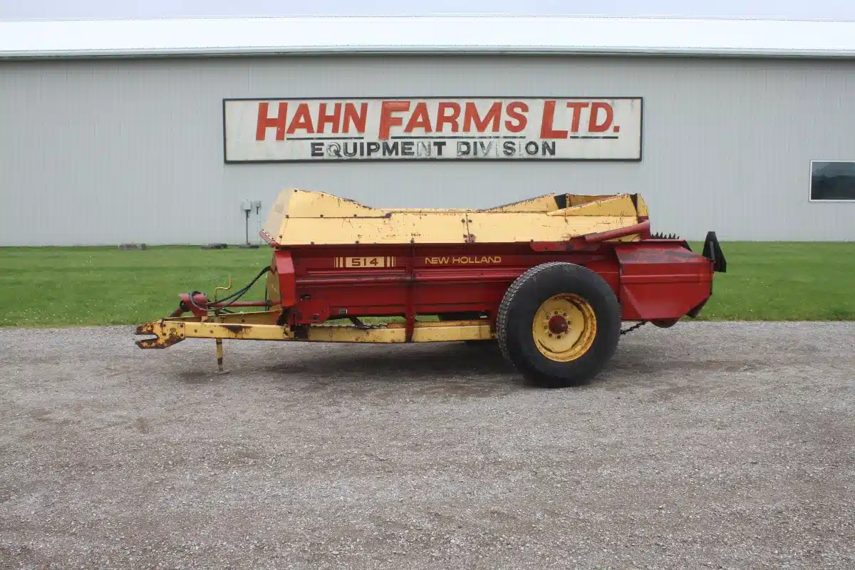 Gallery image 1 for Used New Holland 514 Manure Spreader