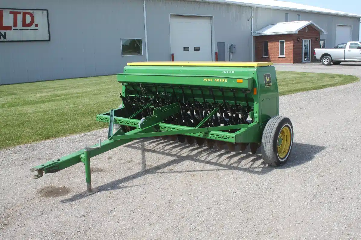 Gallery image 2 for Used John Deere 8250 Drill