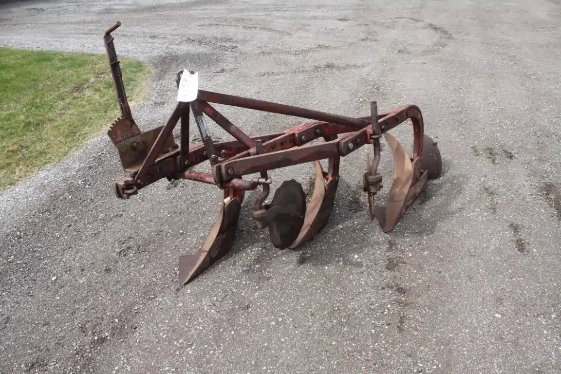 Gallery image 1 for Used Massey Ferguson 62 Plow