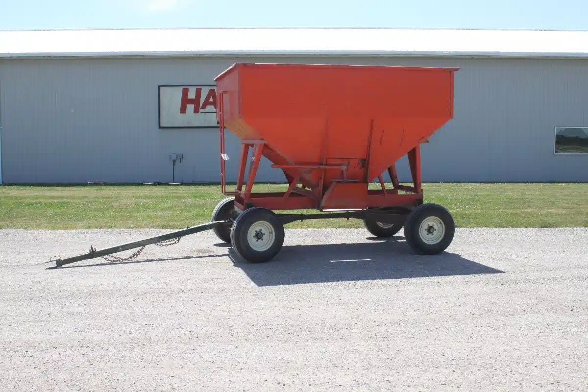 Gallery image 1 for Used Helm 250BU Gravity Box