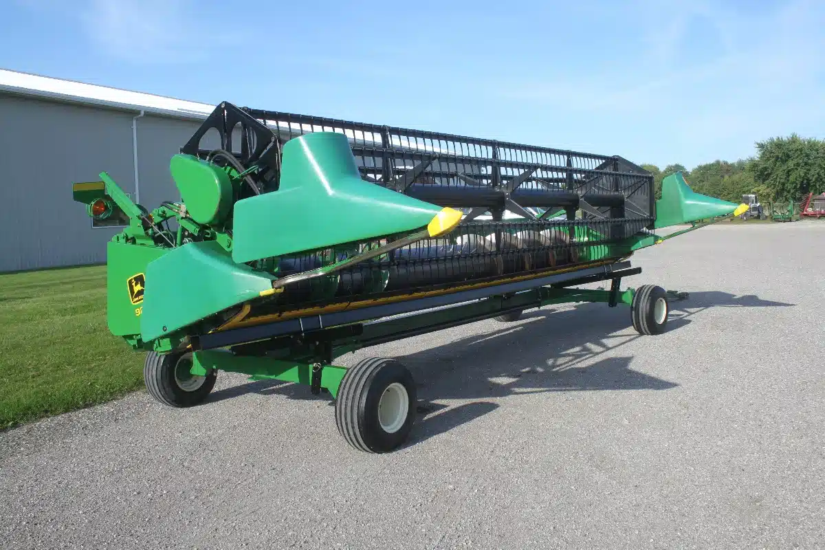 Gallery image 2 for Used John Deere 922F Header - Flex