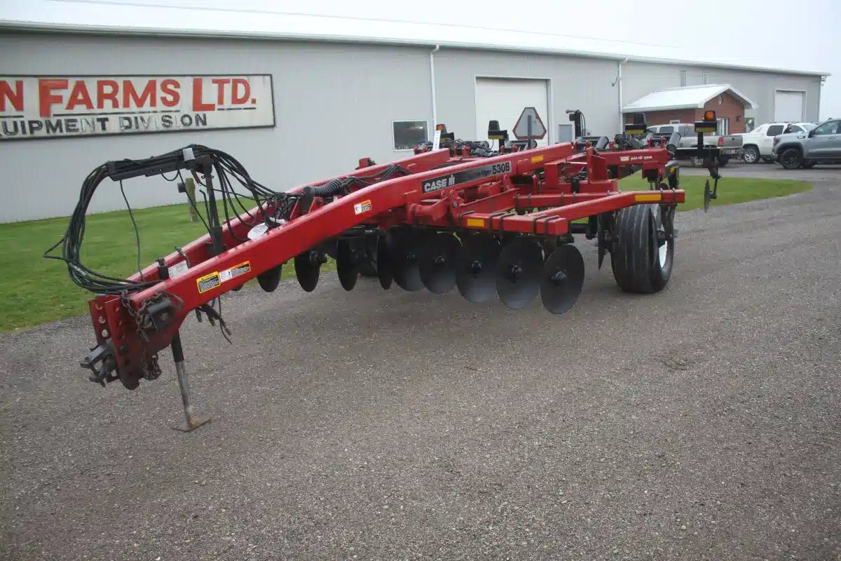 Gallery image 2 for Used Case IH ECOLO-TIGER 530B Disc Ripper
