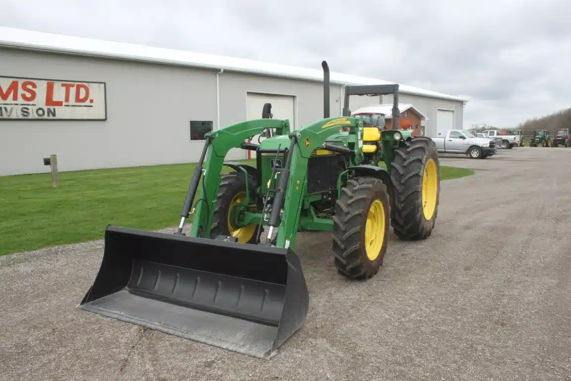 Gallery image 2 for Used John Deere 2555 Tractor