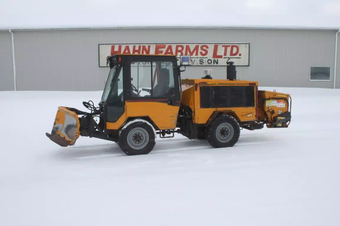 Used Trackless Vehicles MT6T Tractor