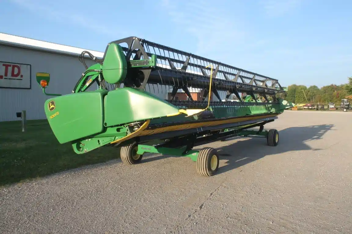 Gallery image 2 for Used 2014 John Deere 630F Header - Draper