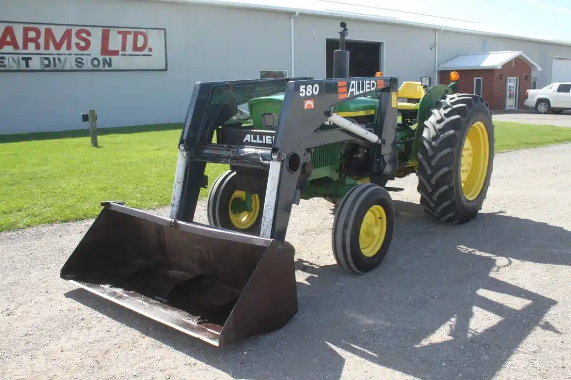 Gallery image 2 for Used John Deere 2120 Tractor