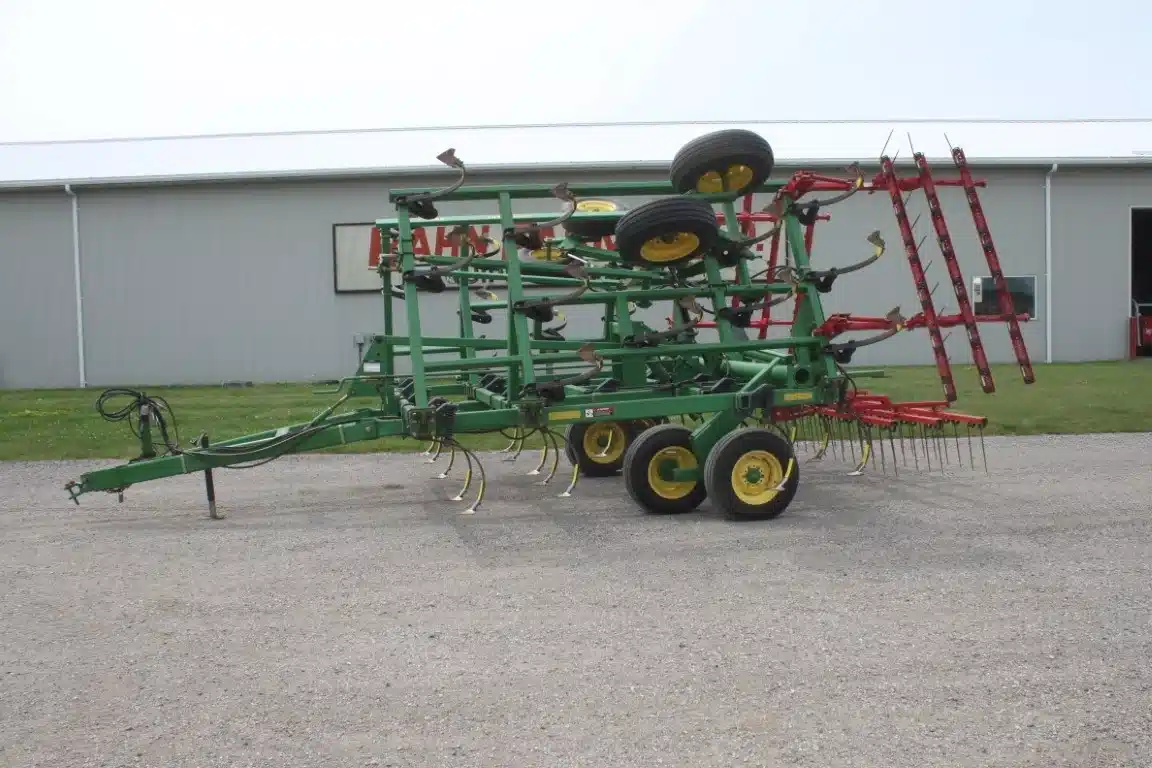 Used John Deere 980 Cultivator
