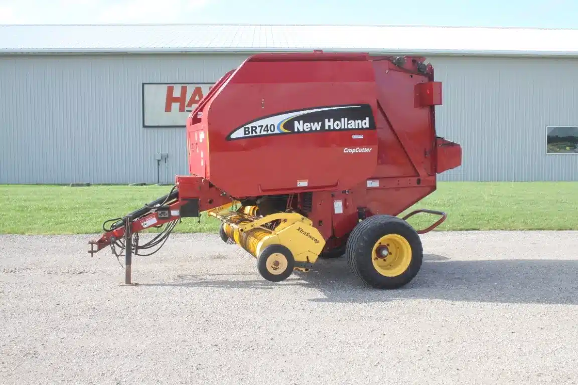 Used New Holland BR740 Round Baler