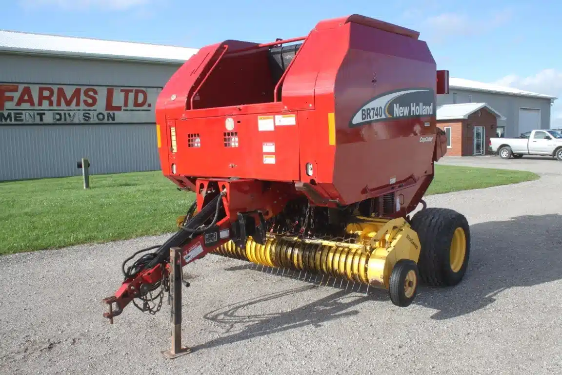 Gallery image 2 for Used New Holland BR740 Round Baler