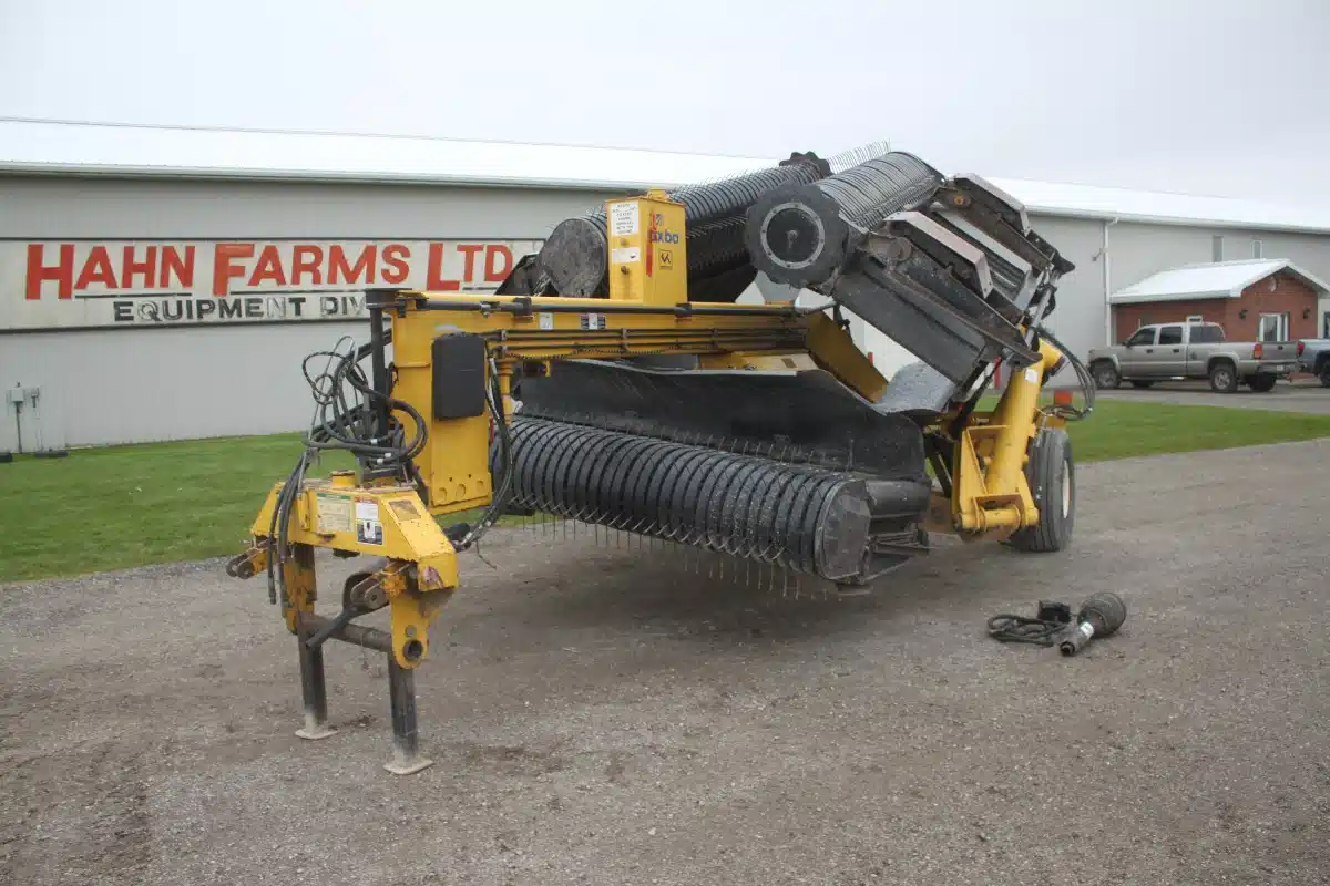 Gallery image 2 for Used Oxbo 310 Hay Merger