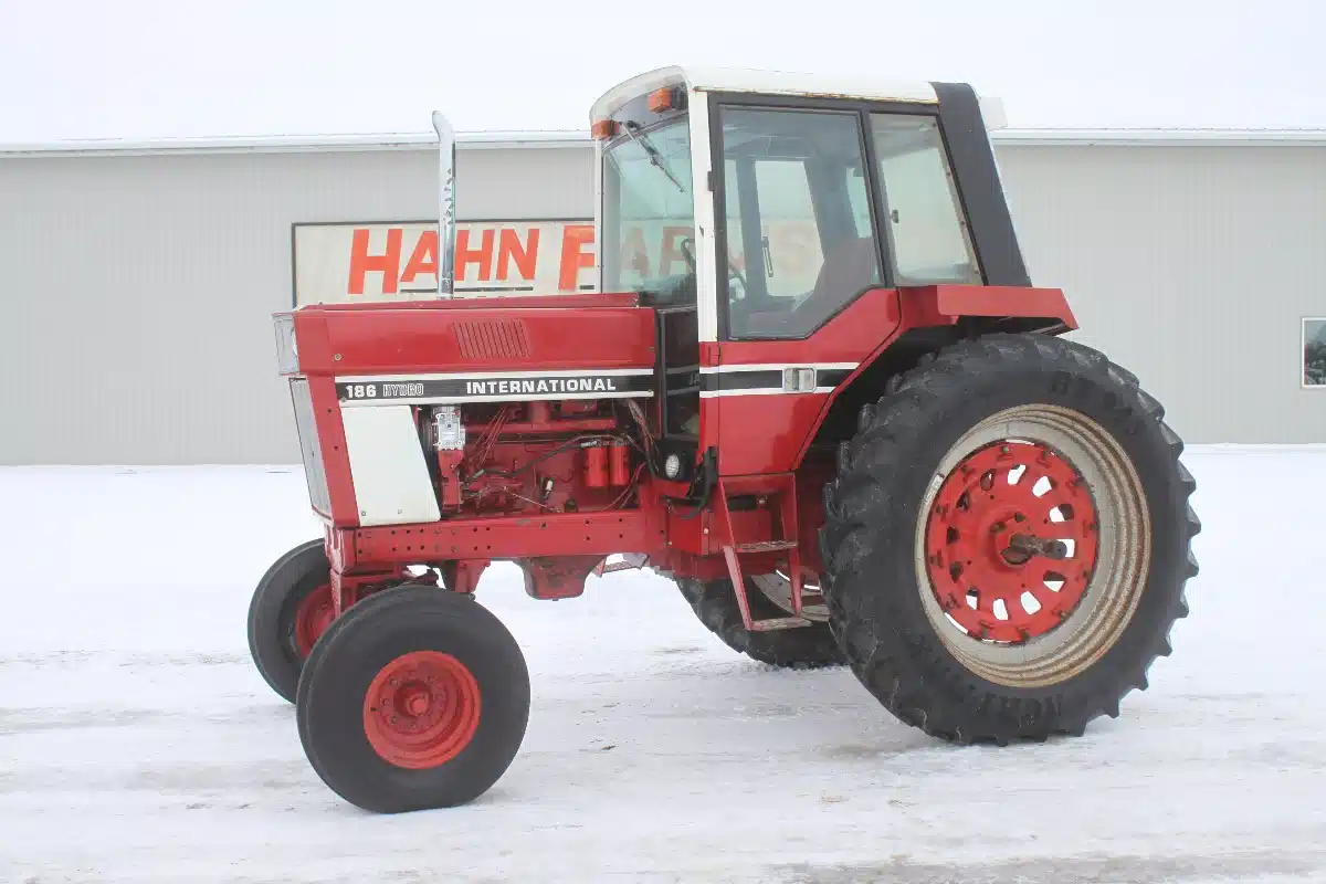 Gallery image 1 for Used International Harvester HYDRO 186 Tractor