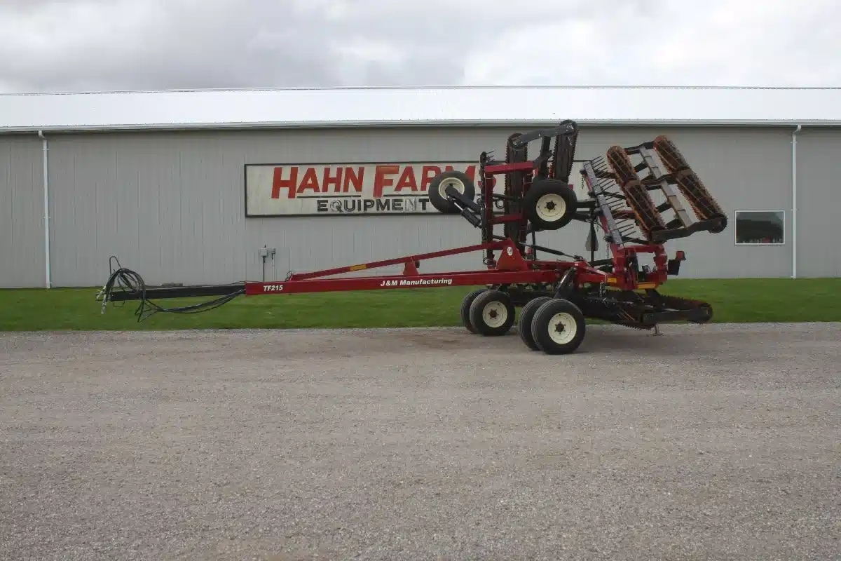 Photo de la Galerie 1 pour J&M TF215 herse rotative