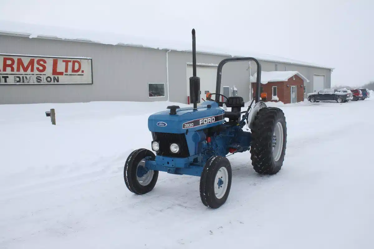 Gallery image 2 for Ford 3930 Tractor