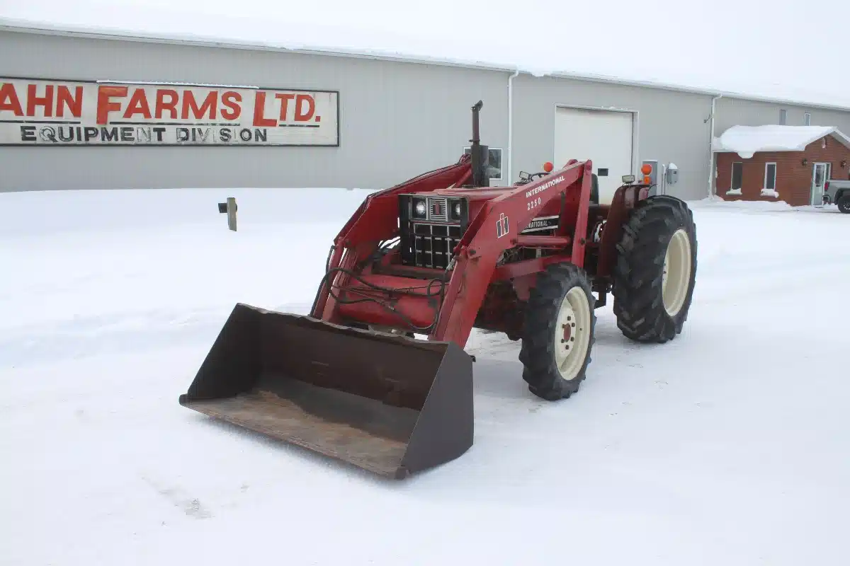 Gallery image 2 for International Harvester 584 Tractor