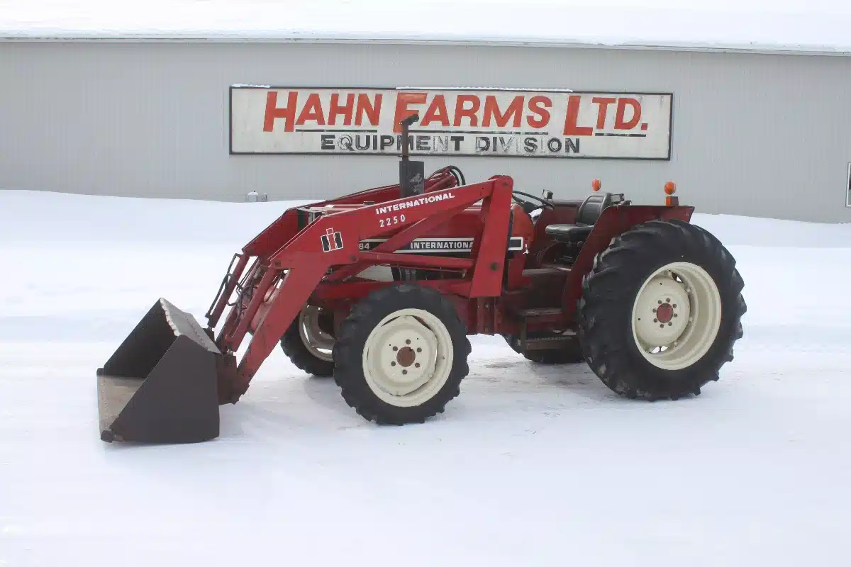 Gallery image 1 for International Harvester 584 Tractor